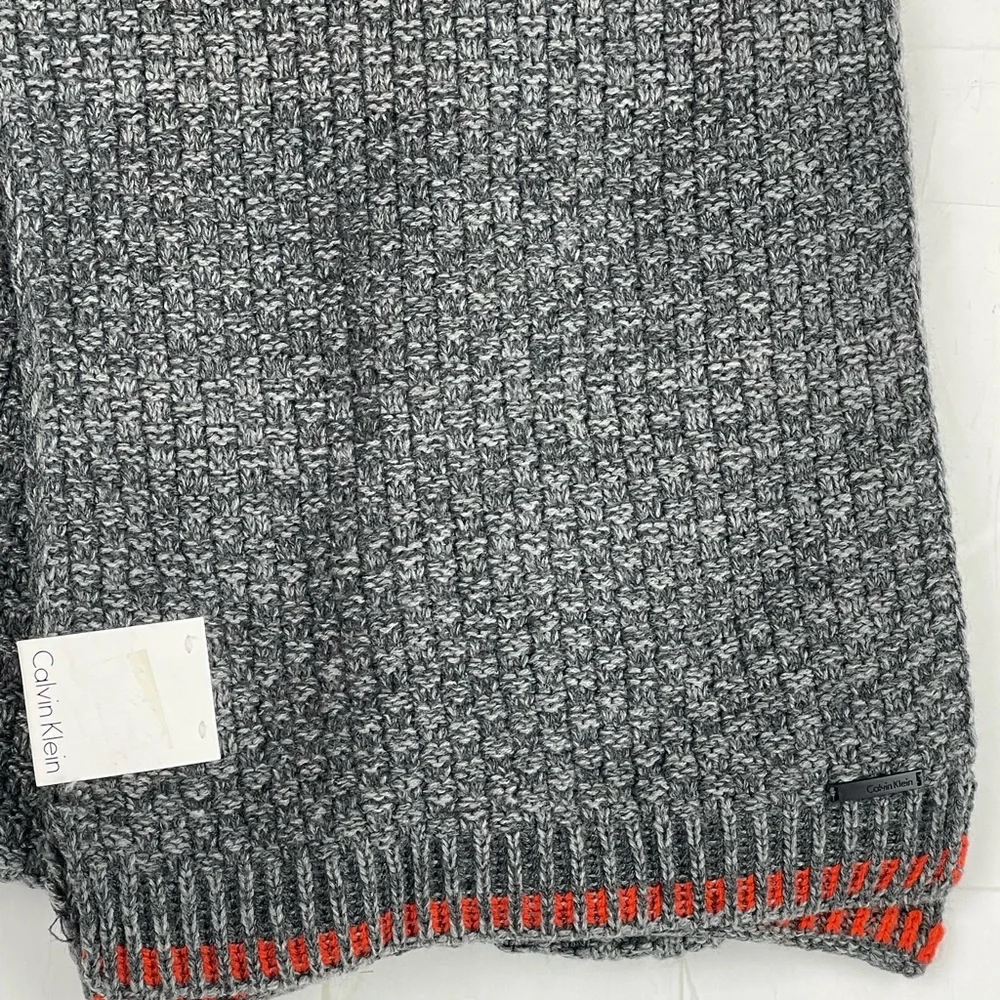 NWT Calvin Klein Gray Knit Scarf